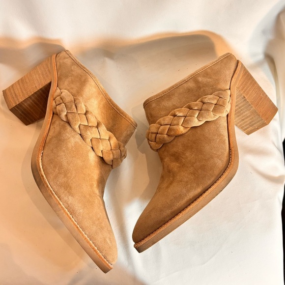 DOLCE VITA Sz 9.5 Tan Suede Braided Mules Stacked Heels Pointy Toe Shoes NWOT - Picture 10 of 15